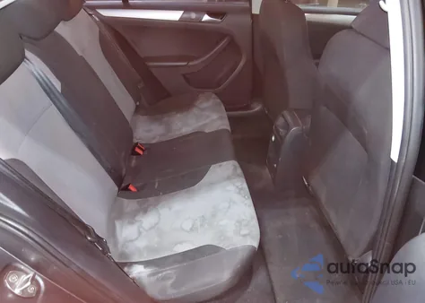 2017 Volkswagen Jetta 1.4T S z USA, uszkodzony, nr VIN 3VW2B7AJXHM401970